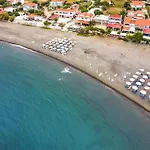 Gorgeous Home In Vasilika Evia Σπίτι διακοπών *