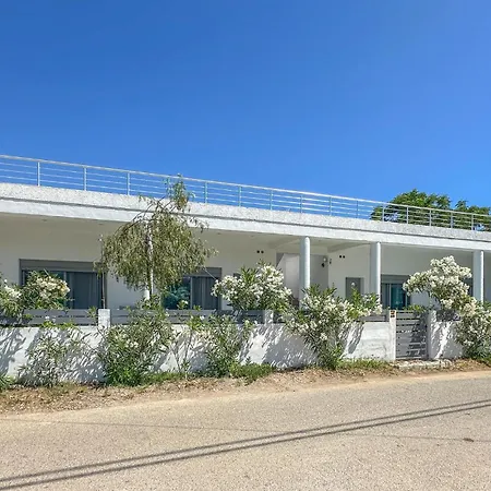 Gorgeous Home In Vasilika Evia Σπίτι διακοπών *