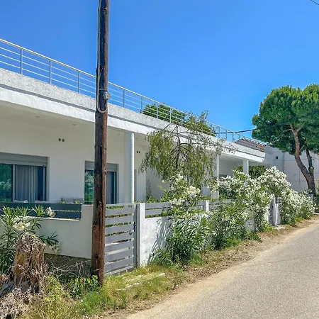 Gorgeous Home In Vasilika Evia