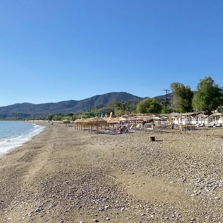 Сasa de vacaciones Front In Evia Vasiliká